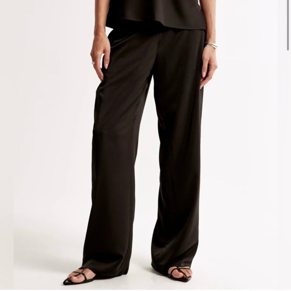 Abercrombie & Fitch Drapey Pull-On Pant – Black – Size Small - Picture 1 of 5